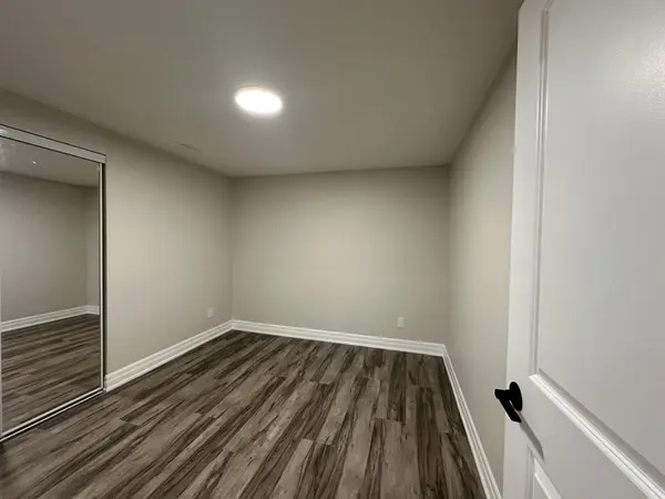 Mississauga, ON L5L 5A7,3366 Mulcaster RD #Basement