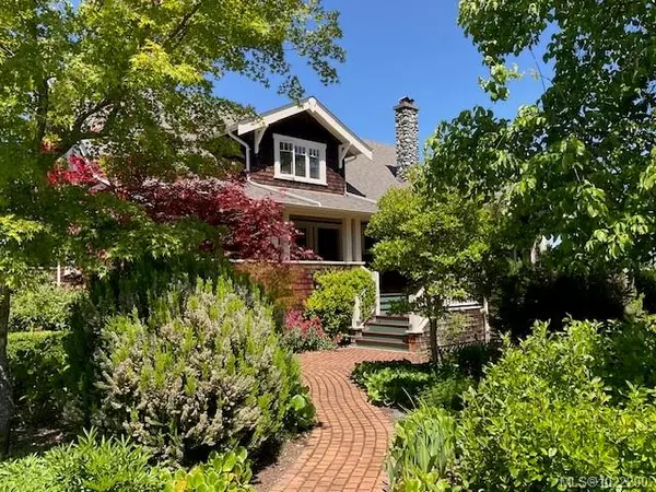 1974 Hovey Rd, Central Saanich, BC V8M 1V8