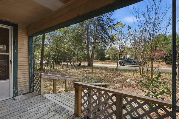 Lindale, TX 75771,409 N Henry Street