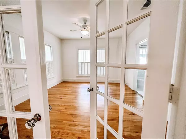 Fort Worth, TX 76110,2333 Irwin Street