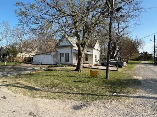 Whitewright, TX 75491,401 E Spruce Street