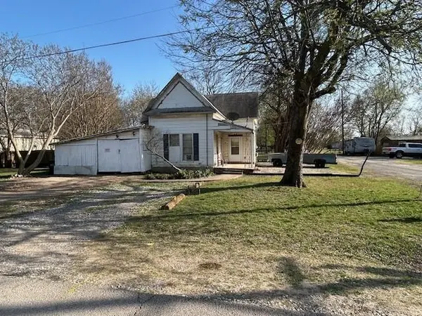 Whitewright, TX 75491,401 E Spruce Street