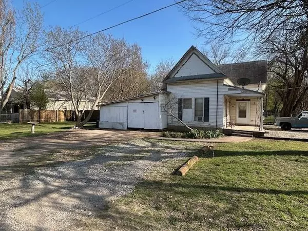 Whitewright, TX 75491,401 E Spruce Street