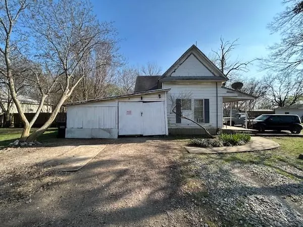 Whitewright, TX 75491,401 E Spruce Street