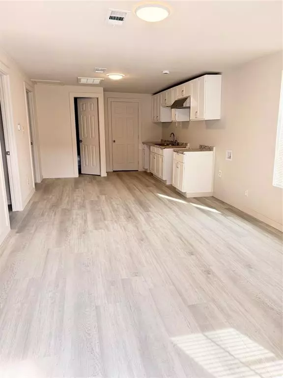 Dallas, TX 75215,3522 Roberts Avenue