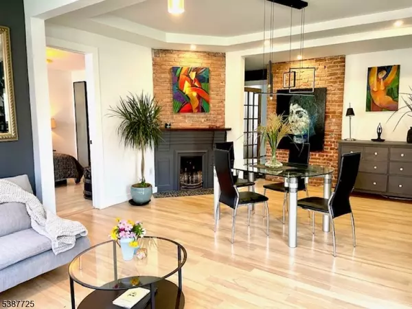 Montclair Twp., NJ 07042,21 Forest St