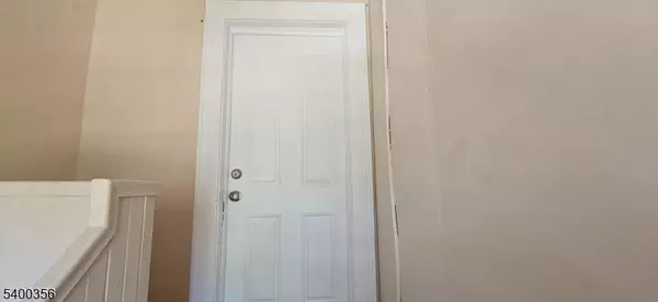 Newark City, NJ 07112,264 Pomona Ave #3