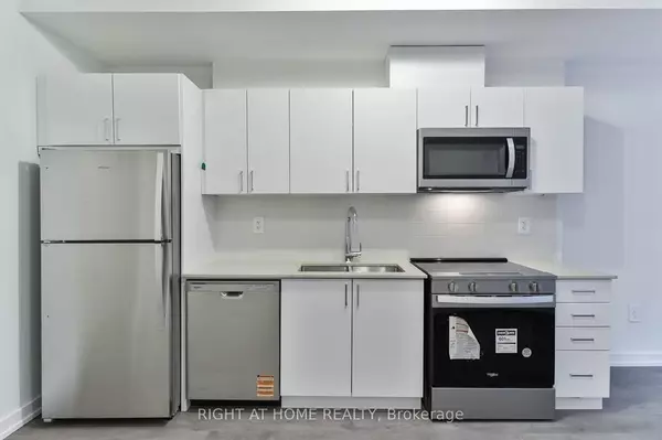 Toronto C13, ON M1R 0G8,1670 Victoria Park AVE #D212