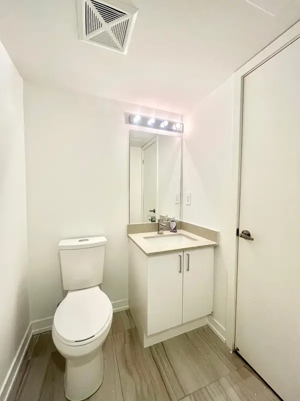 Toronto C13, ON M1R 0G8,1670 Victoria Park AVE #D212