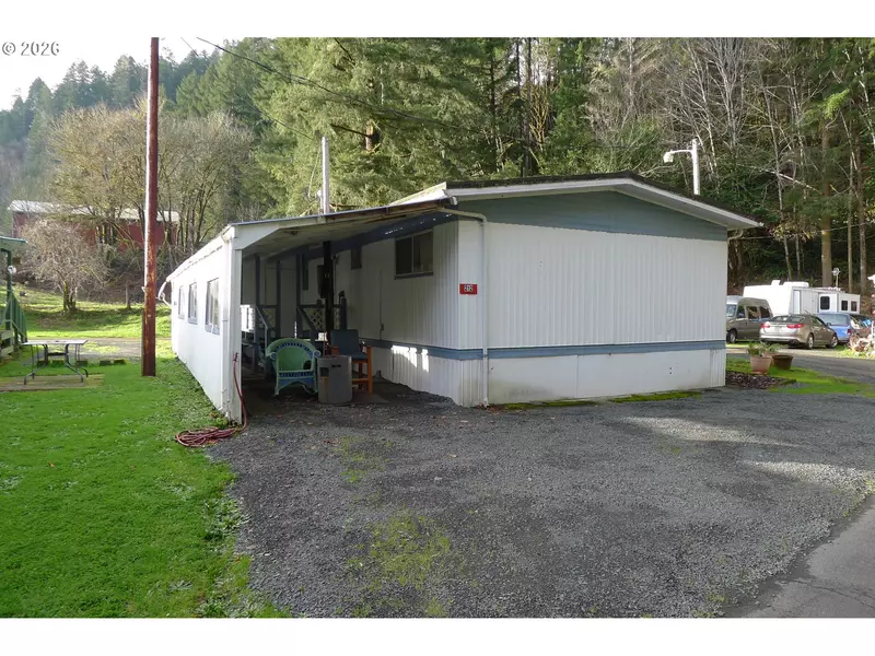 212 WOODPECKER LN, Elkton, OR 97436