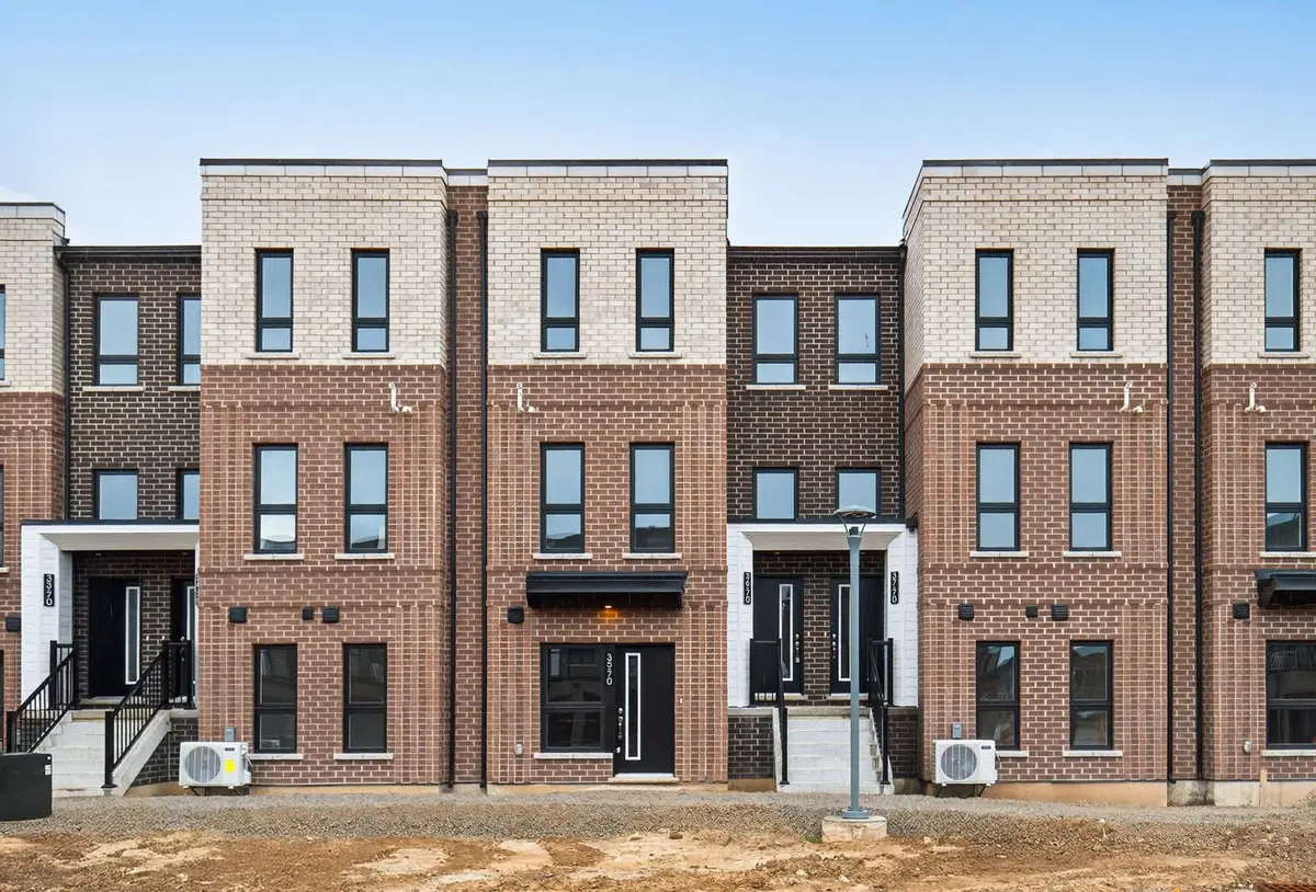 Hamilton, ON L8B 2A9,70 Kenesky DR #6