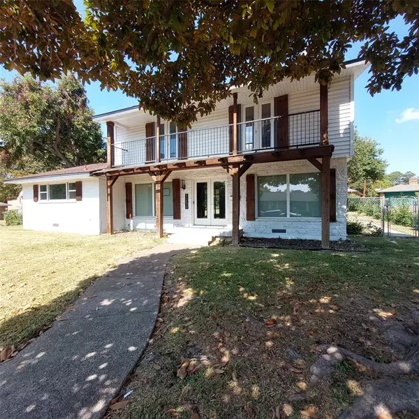 1253 Willow Glen Drive,  Dallas,  TX 75232