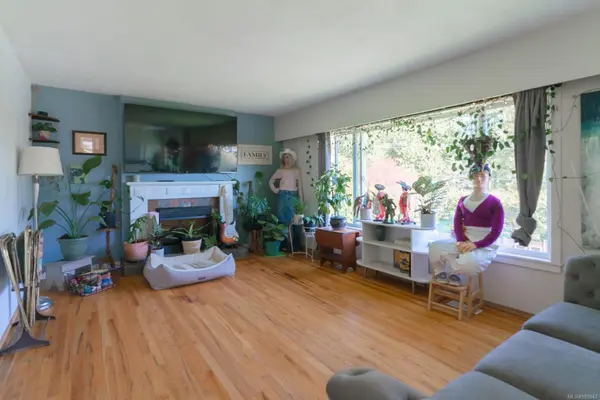 Saltair, BC V9G 1Y7,11228 Chemainus Rd