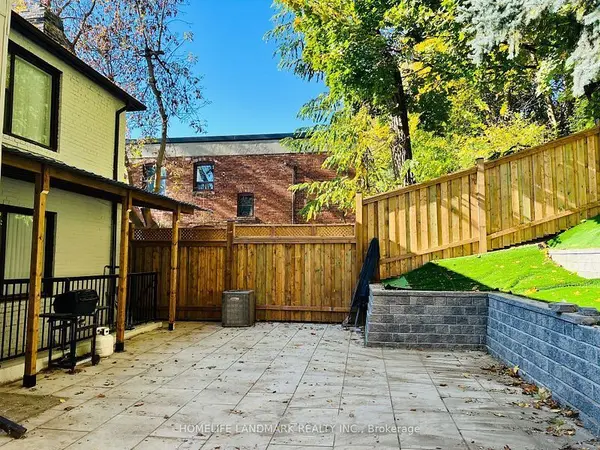 Toronto C02, ON M6G 2B6,840 Davenport RD