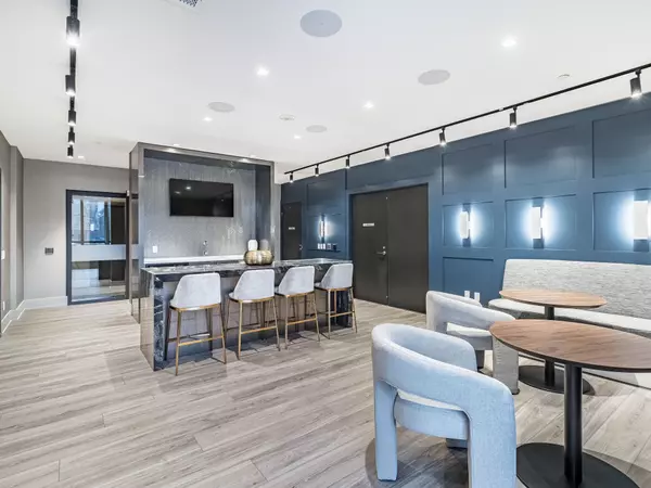 Toronto E02, ON M4C 0B3,286 Main ST #901