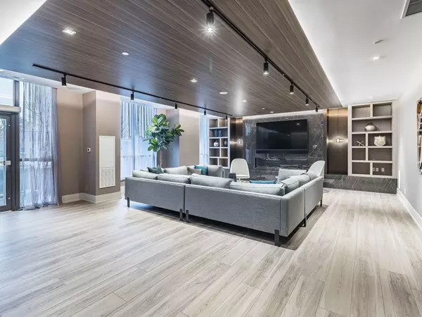 Toronto E02, ON M4C 0B3,286 Main ST #901