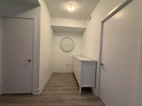 Toronto W06, ON M8V 0C7,20 Shorebreeze DR #2605