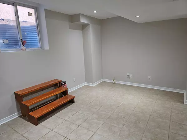 Brampton, ON L7A 3S7,345 Queen Mary DR