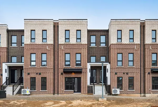 70 Kenesky DR #4, Hamilton, ON L8B 2A9