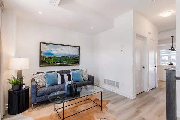 Hamilton, ON L8B 2A9,70 Kenesky DR #6