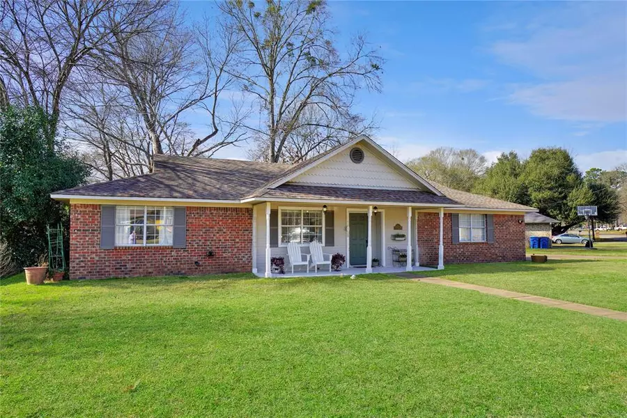 1000 Hillcrest Drive, Whitehouse, TX 75791