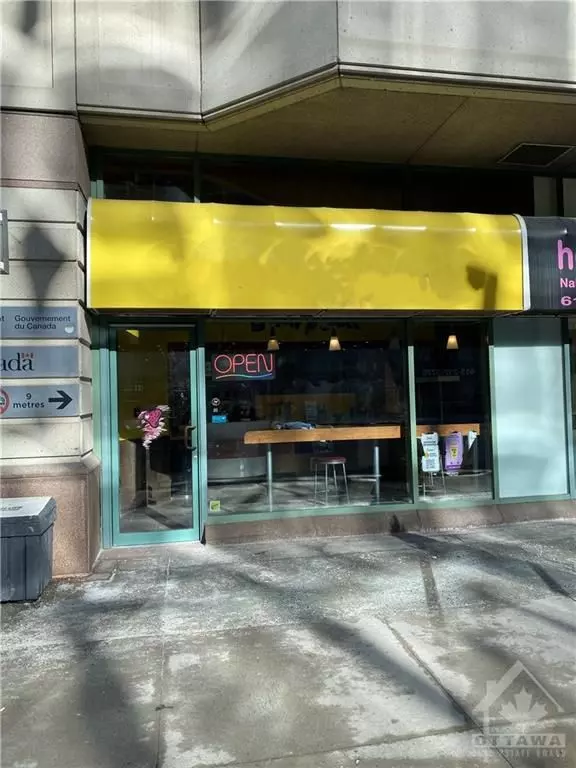 Ottawa Centre, ON K1R 7Y7,407 LAURIER AVE W #22A