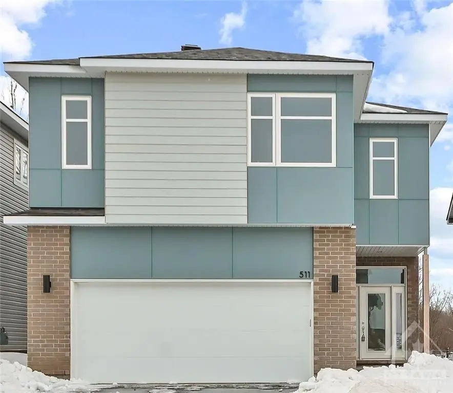 Blossom Park - Airport And Area, ON K1X 0G9,511 PAAKANAAK ST