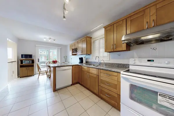 Toronto C07, ON M2R 3T9,9 Festival DR