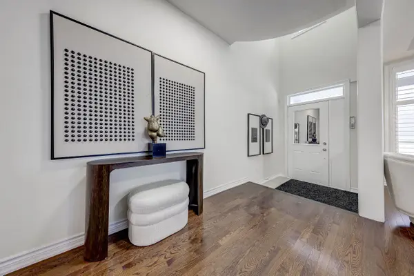 Markham, ON L6E 0J9,2 James Parrott AVE