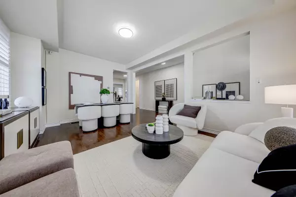 Markham, ON L6E 0J9,2 James Parrott AVE