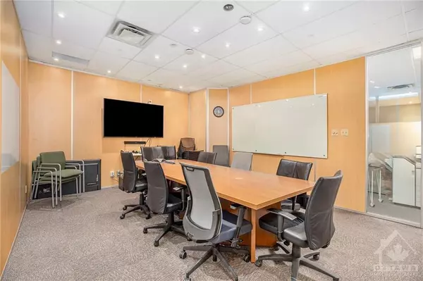 Country Place - Pineglen - Crestview And Area, ON K2E 8A9,6 ANTARES DR #100