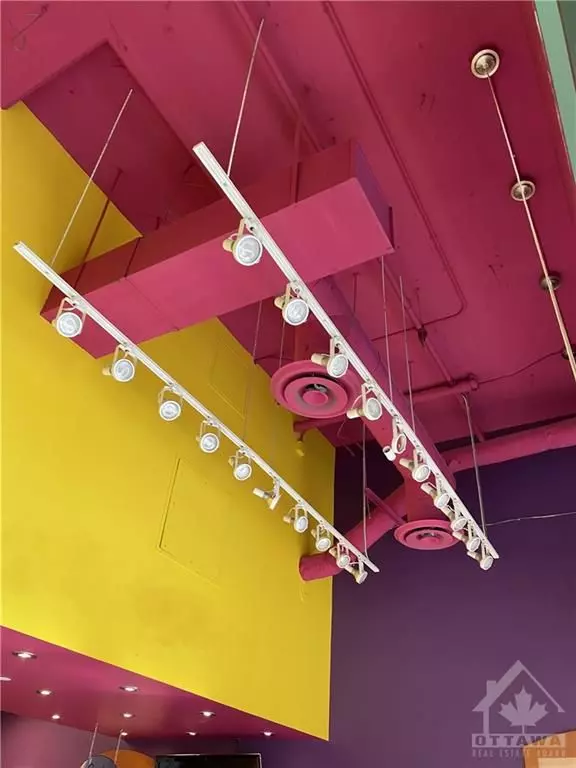 Ottawa Centre, ON K1R 7Y7,407 LAURIER AVE W #22A