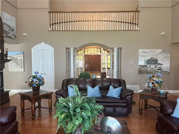 South Stormont, ON K0C 1P0,16024 LAKESIDE DR