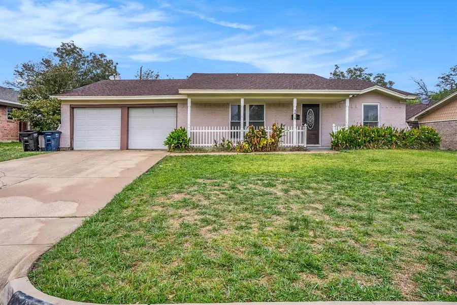 3416 Denbury Drive, Fort Worth, TX 76133