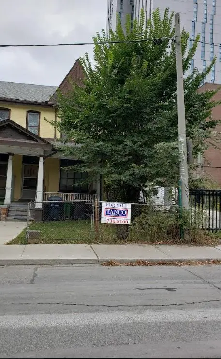 Toronto C01, ON M5T 2B4,172 Huron ST