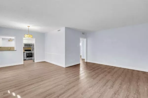 Dallas, TX 75206,6017 E University Boulevard #118