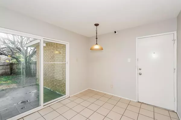 Dallas, TX 75249,9814 Emory Oak Circle