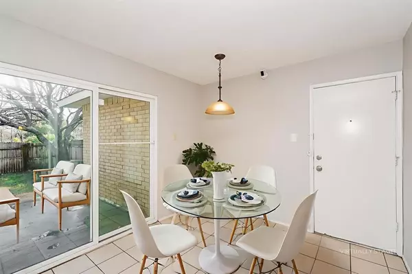 Dallas, TX 75249,9814 Emory Oak Circle