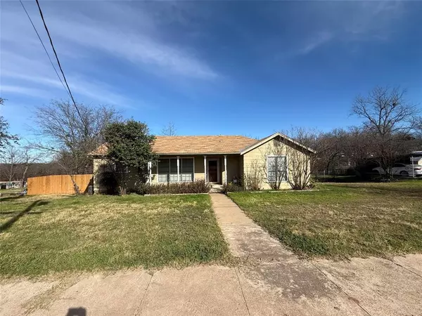 Hamilton, TX 76531,609 E Henry