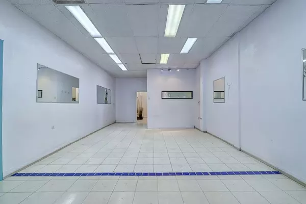 Toronto E03, ON M4B 1N4,2877 St Clair AVE E