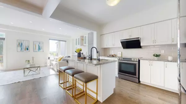 Aurora, ON L4G 0Z4,12 Badgerow WAY