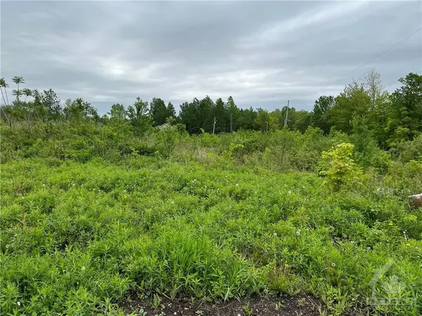 Clarence-rockland, ON K4K 1K7,860 Summit Private