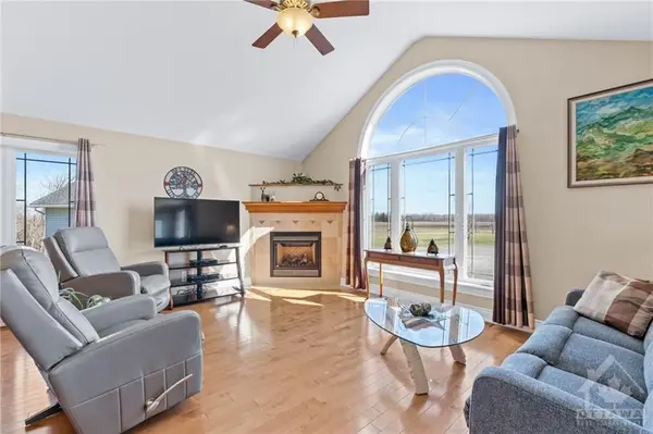 5940 BROPHY DR, Fallowfield Rd South Of Ottawa, ON K0A 2Z0