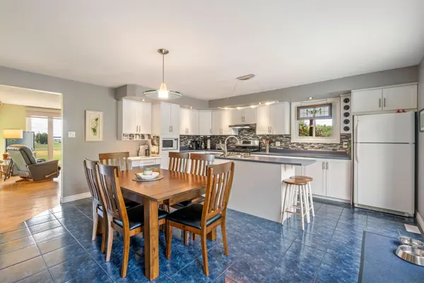 North Glengarry, ON K0C 1A0,21190 COUNTY 10 RD