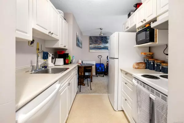 Duncan, BC V9L 4B8,3251 Cowichan Lake Rd #208