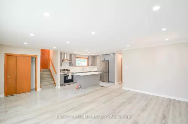 Toronto E05, ON M1T 2E4,10 Amulet ST