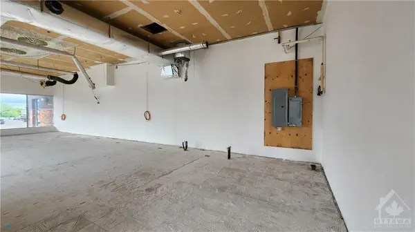 Hunt Club - South Keys And Area, ON K1V 7Z4,1717 BANK ST #2