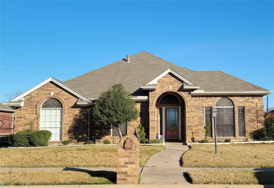 3306 Ashleaf Drive, Carrollton, TX 75007