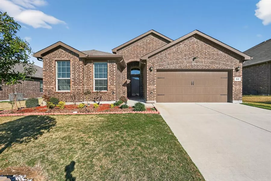520 Pendennis Drive, Saginaw, TX 76131