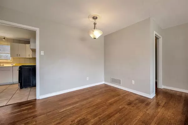 Fort Worth, TX 76110,2509 Wayside Avenue